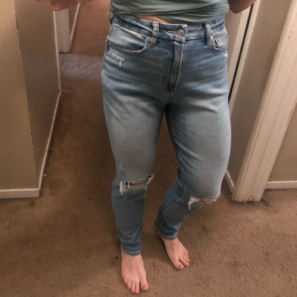 American Eagle AE Stretch Ripped Curvy Mom Jean - Picture 5 of 14